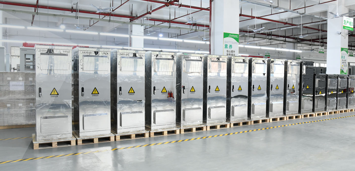 Hệ thống nguồn dự phòng UPS ngoài trời công suất 1 kVA & 2 kVA cho thiết bị mạng hành lang cảng.